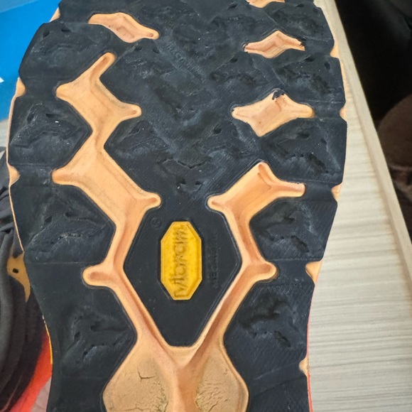 NEW Hoka One  Speedgoat 5 Men's Trail Running Shoes Castle Rock Flame Sz 10 w - Picture 4 of 7